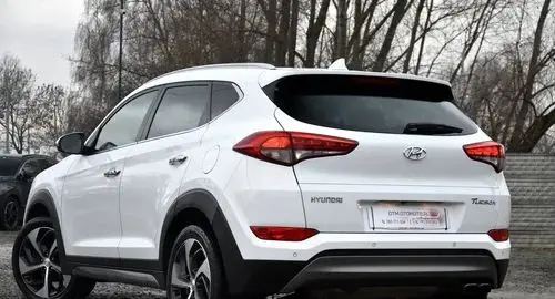 HYUNDAI Tucson 