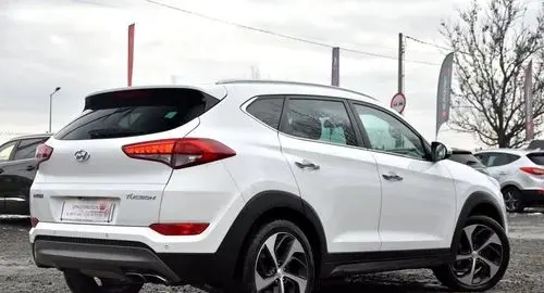 HYUNDAI Tucson 
