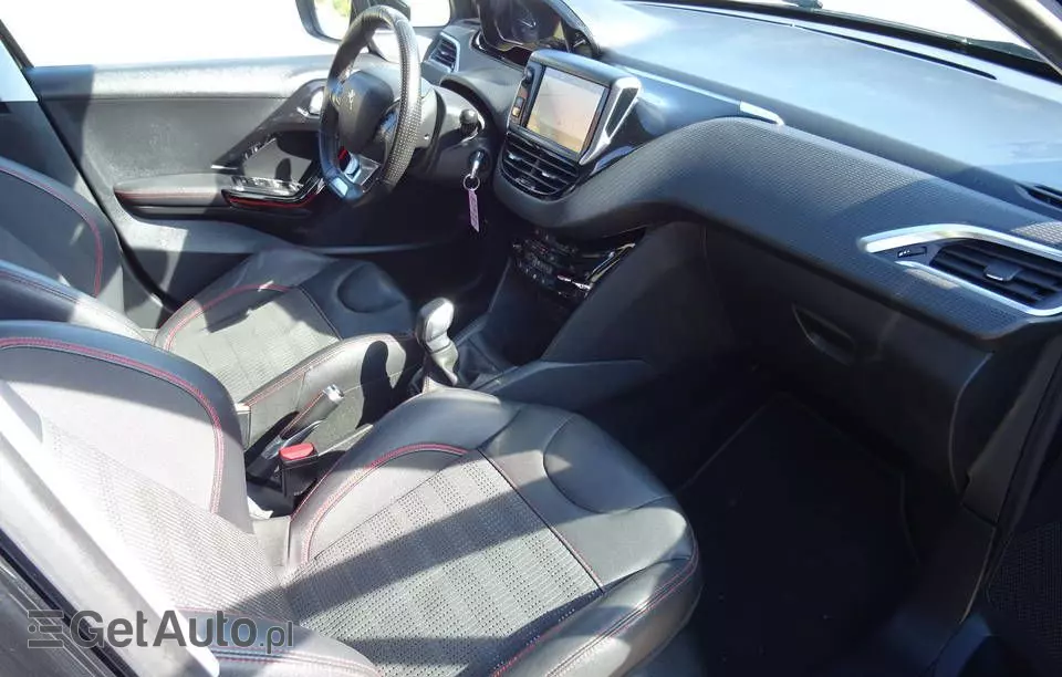 PEUGEOT 208 GT-LINE