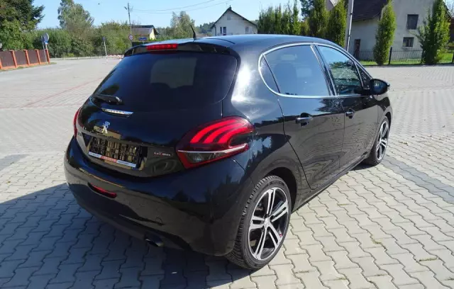 PEUGEOT 208 GT-LINE