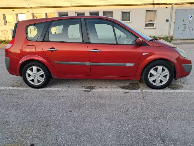 RENAULT Grand Scenic Luxe Privilege