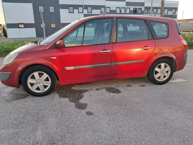 RENAULT Grand Scenic Luxe Privilege