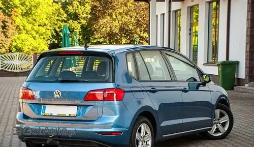 VOLKSWAGEN Golf Sportsvan 
