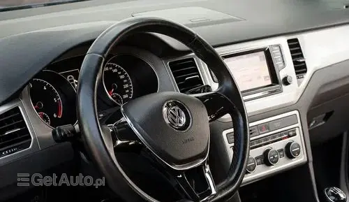 VOLKSWAGEN Golf Sportsvan 