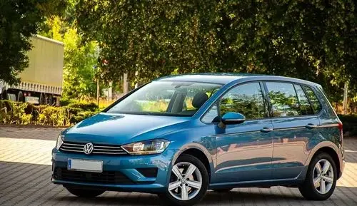 VOLKSWAGEN Golf Sportsvan 