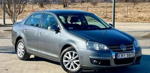 VOLKSWAGEN Jetta 