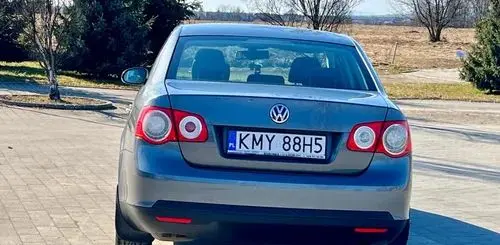 VOLKSWAGEN Jetta 