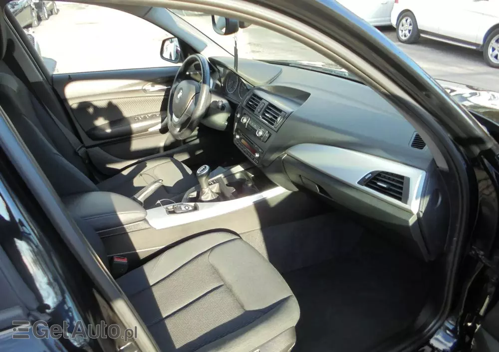 BMW Seria 1 116i Sport Line