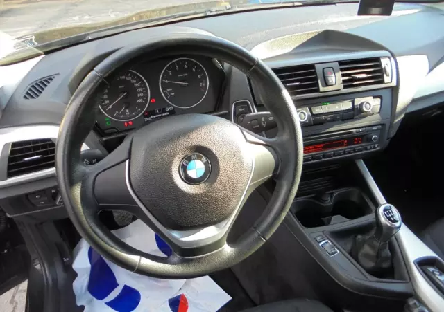 BMW Seria 1 116i Sport Line