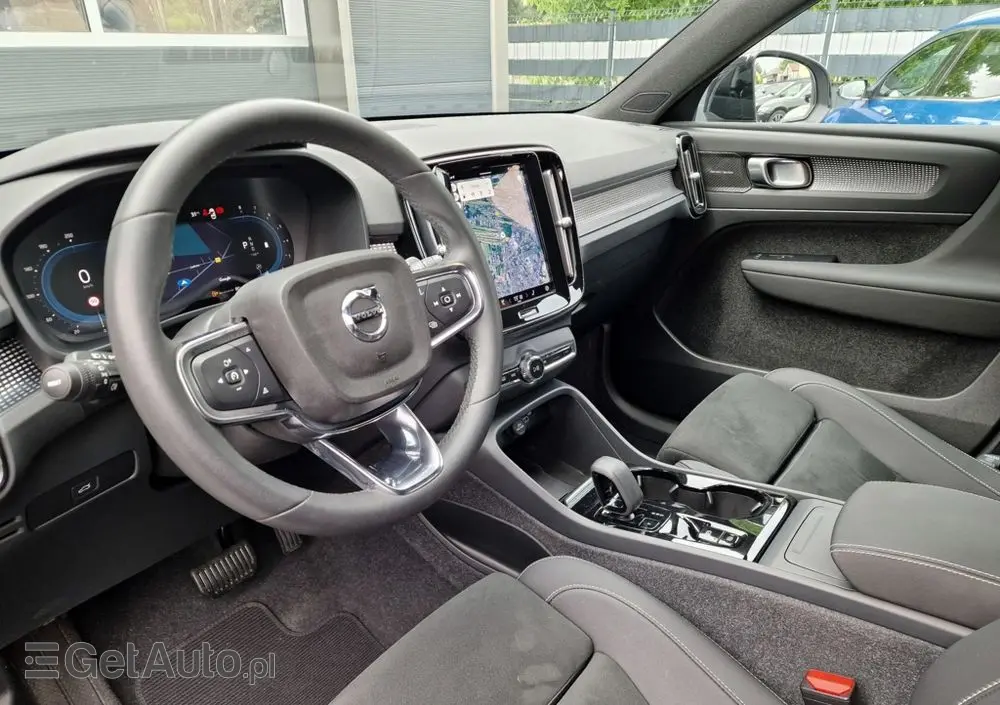 VOLVO XC 40 
