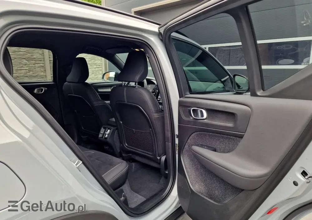 VOLVO XC 40 