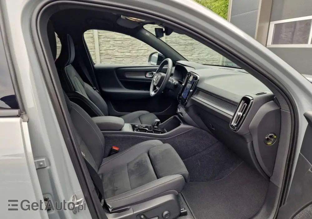 VOLVO XC 40 