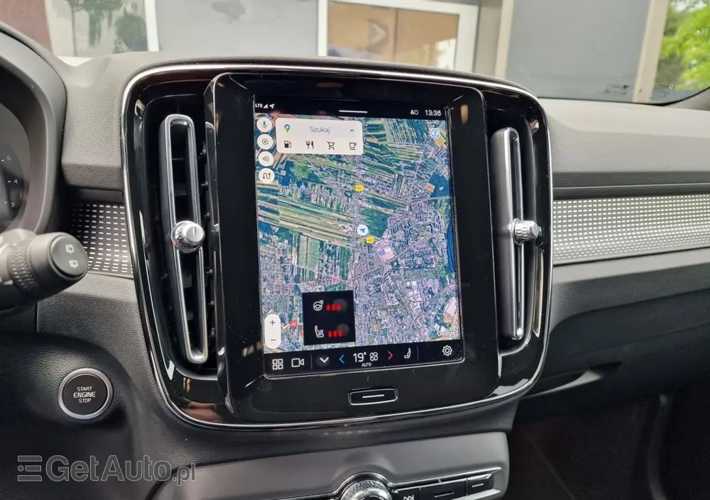 VOLVO XC 40 