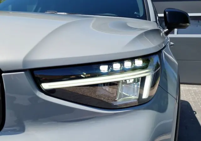 VOLVO XC 40 