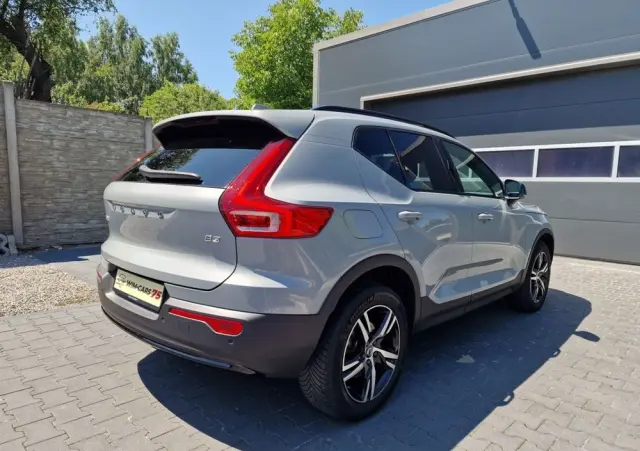 VOLVO XC 40 