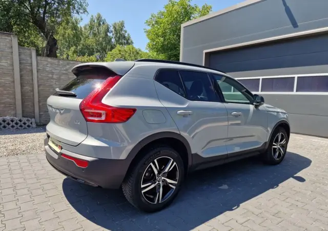 VOLVO XC 40 