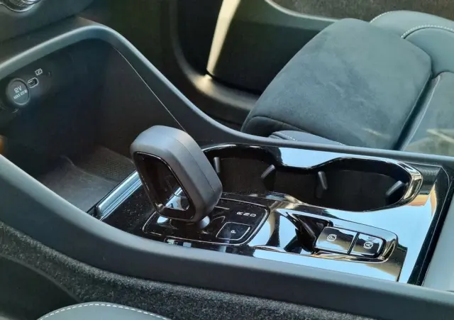 VOLVO XC 40 