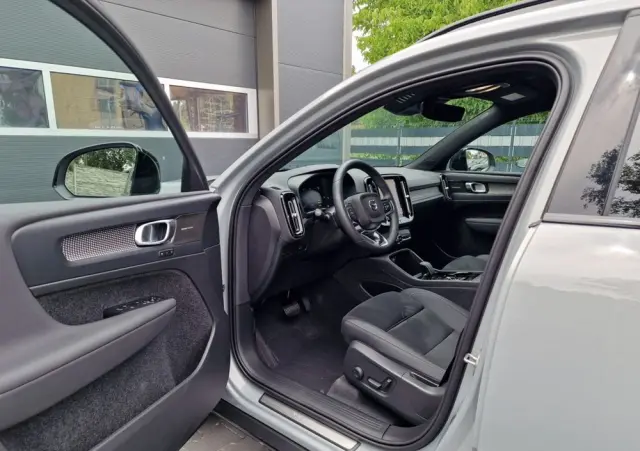 VOLVO XC 40 
