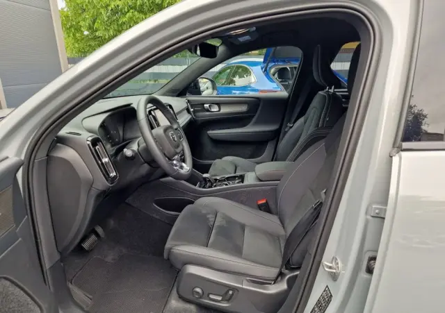 VOLVO XC 40 