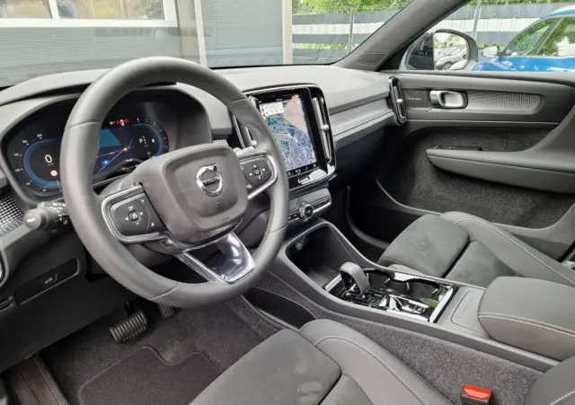 VOLVO XC 40 