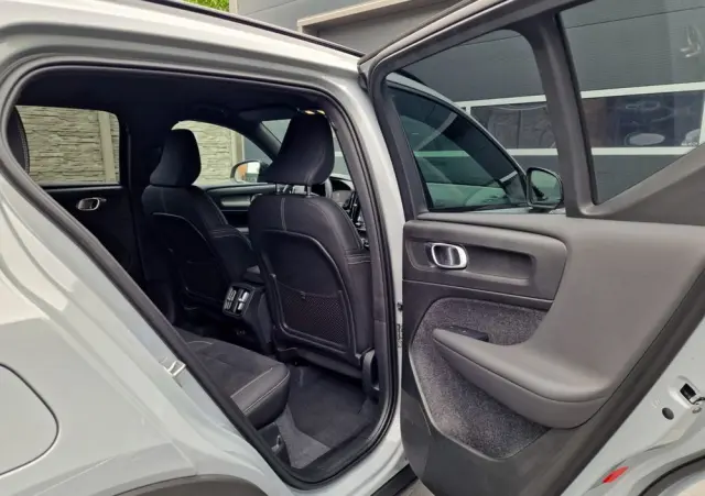 VOLVO XC 40 