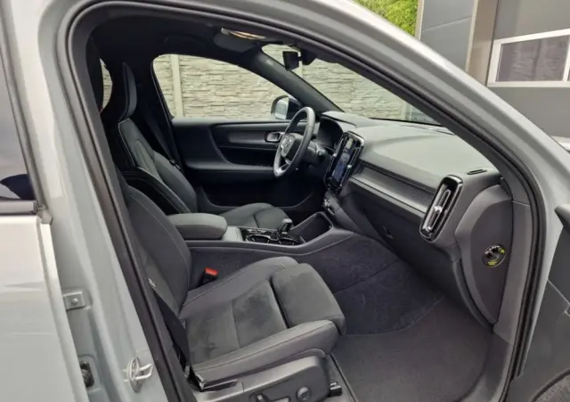 VOLVO XC 40 