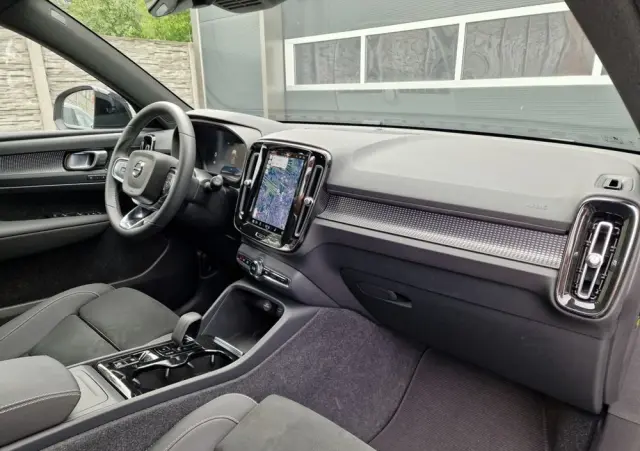 VOLVO XC 40 