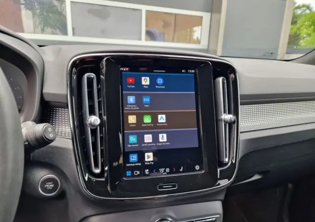 VOLVO XC 40 