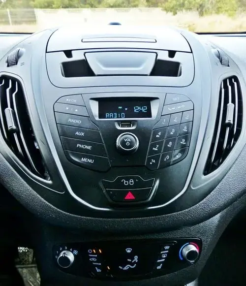 FORD Transit Courier 