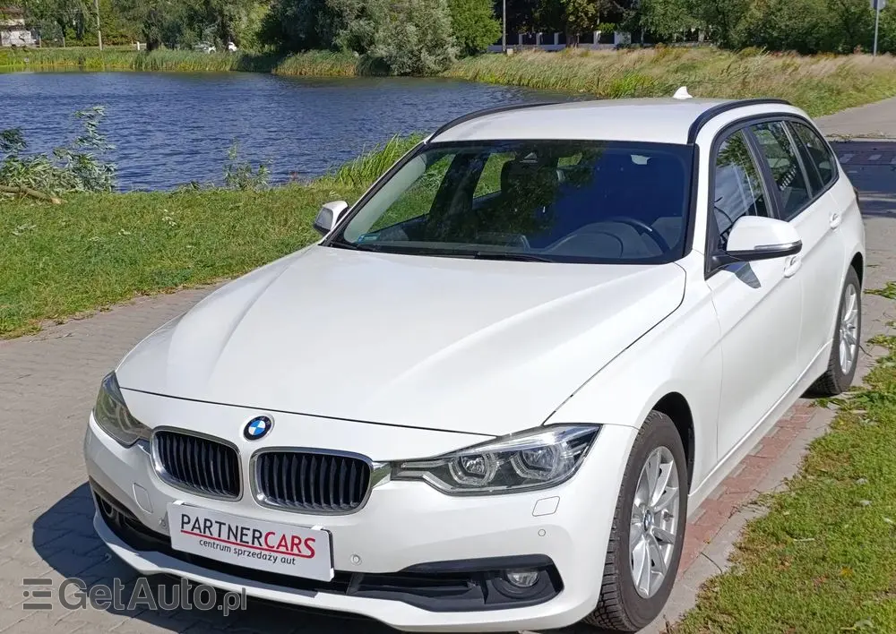 BMW Seria 3 318d Advantage