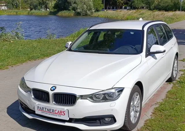 BMW Seria 3 318d Advantage