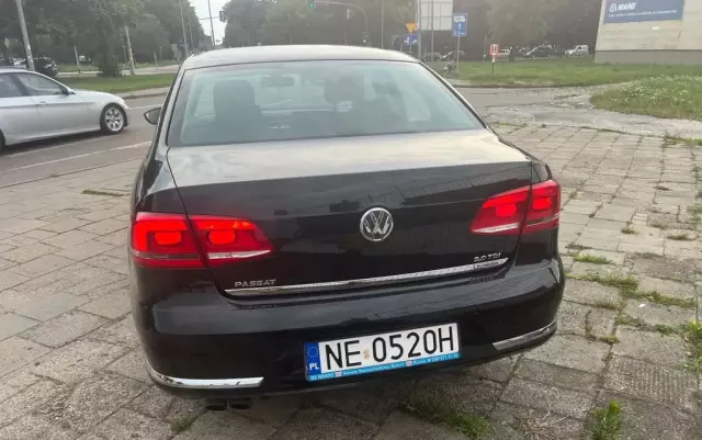 VOLKSWAGEN Passat 