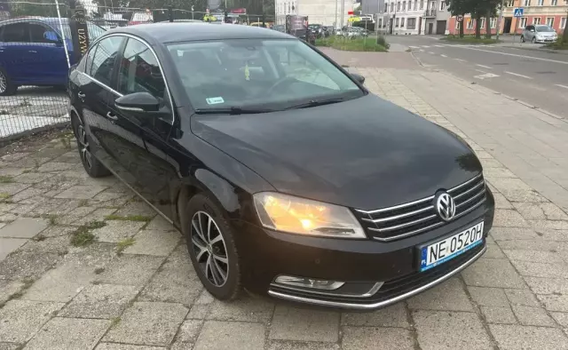 VOLKSWAGEN Passat 