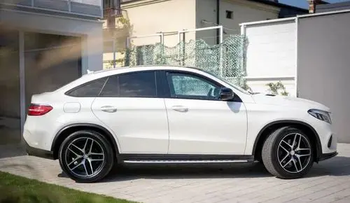 MERCEDES-BENZ GLE 