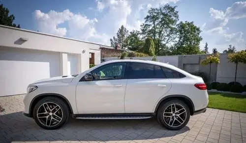 MERCEDES-BENZ GLE 