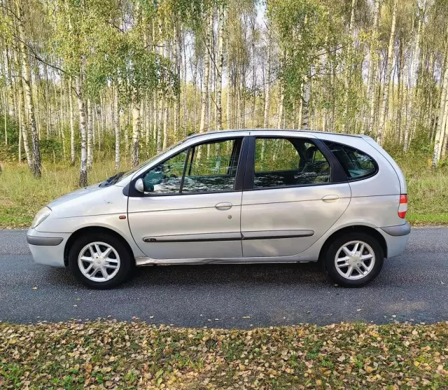 RENAULT Scenic 1.6 16V (113 KM)