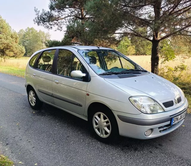 RENAULT Scenic 1.6 16V (113 KM)