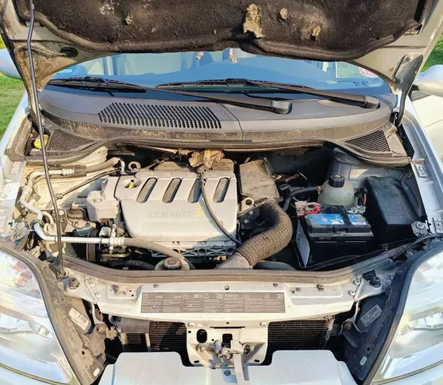 RENAULT Scenic 1.6 16V (113 KM)