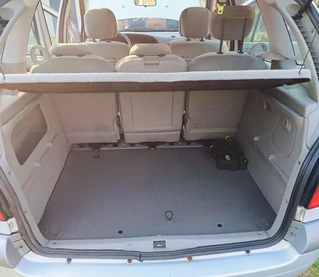 RENAULT Scenic 1.6 16V (113 KM)