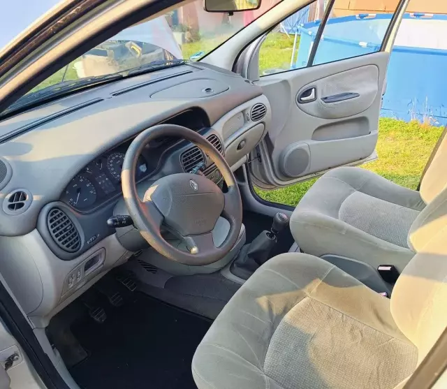 RENAULT Scenic 1.6 16V (113 KM)