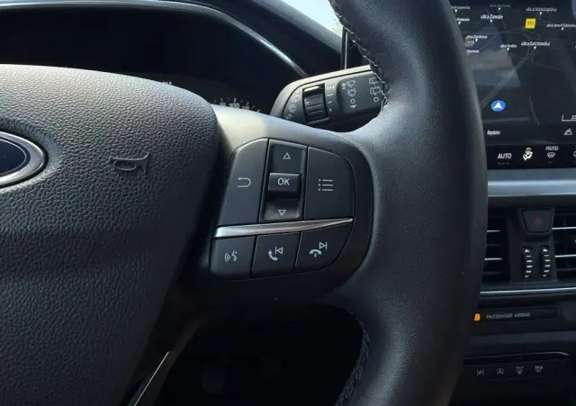 FORD Focus 1.0 EcoBoost Titanium