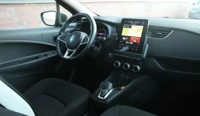 RENAULT Zoe 