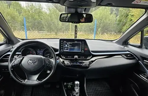 TOYOTA C-HR 