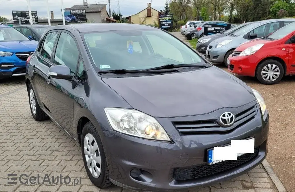 TOYOTA Auris 