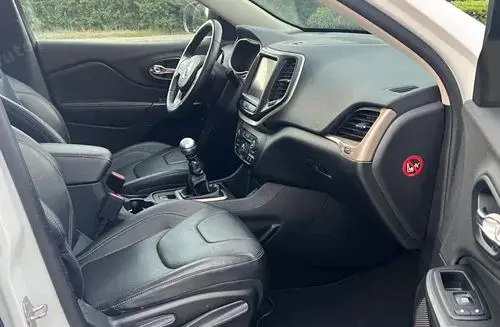 JEEP Cherokee 