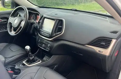JEEP Cherokee 