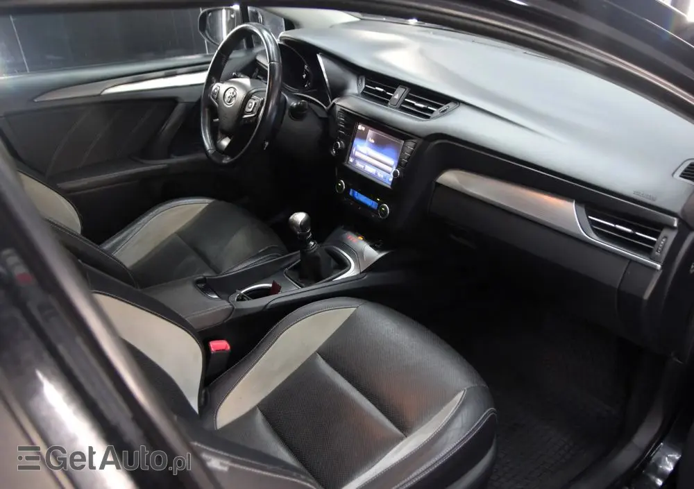 TOYOTA Avensis 2.0 D-4D Premium