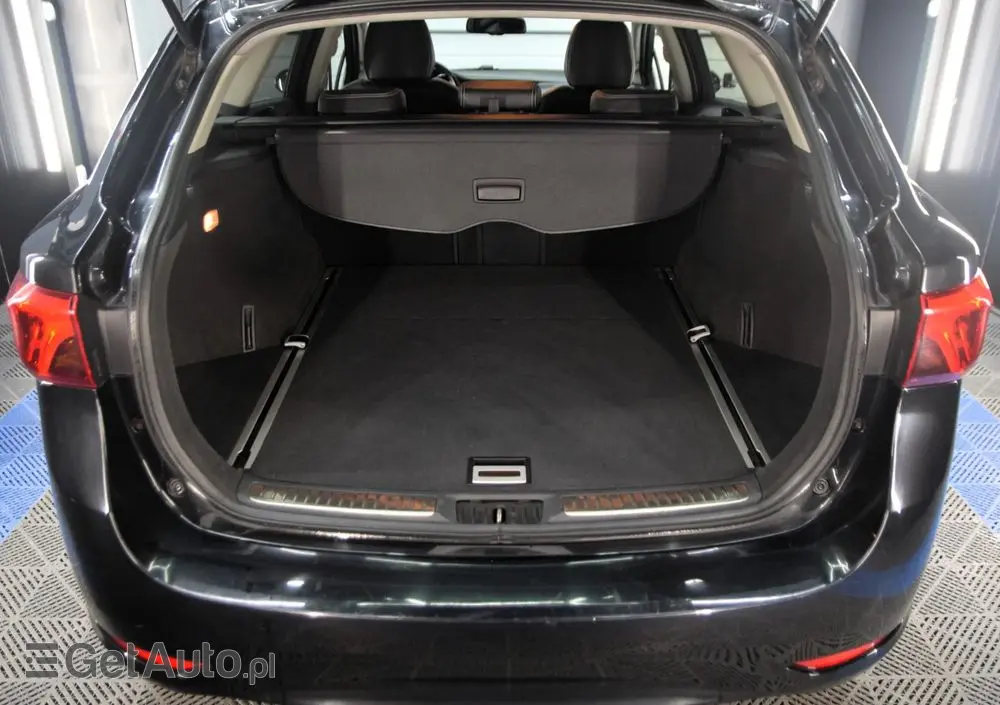 TOYOTA Avensis 2.0 D-4D Premium