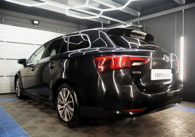 TOYOTA Avensis 2.0 D-4D Premium