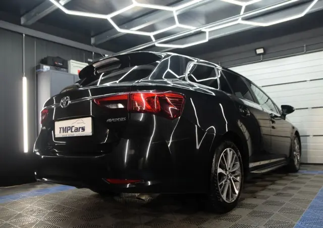 TOYOTA Avensis 2.0 D-4D Premium